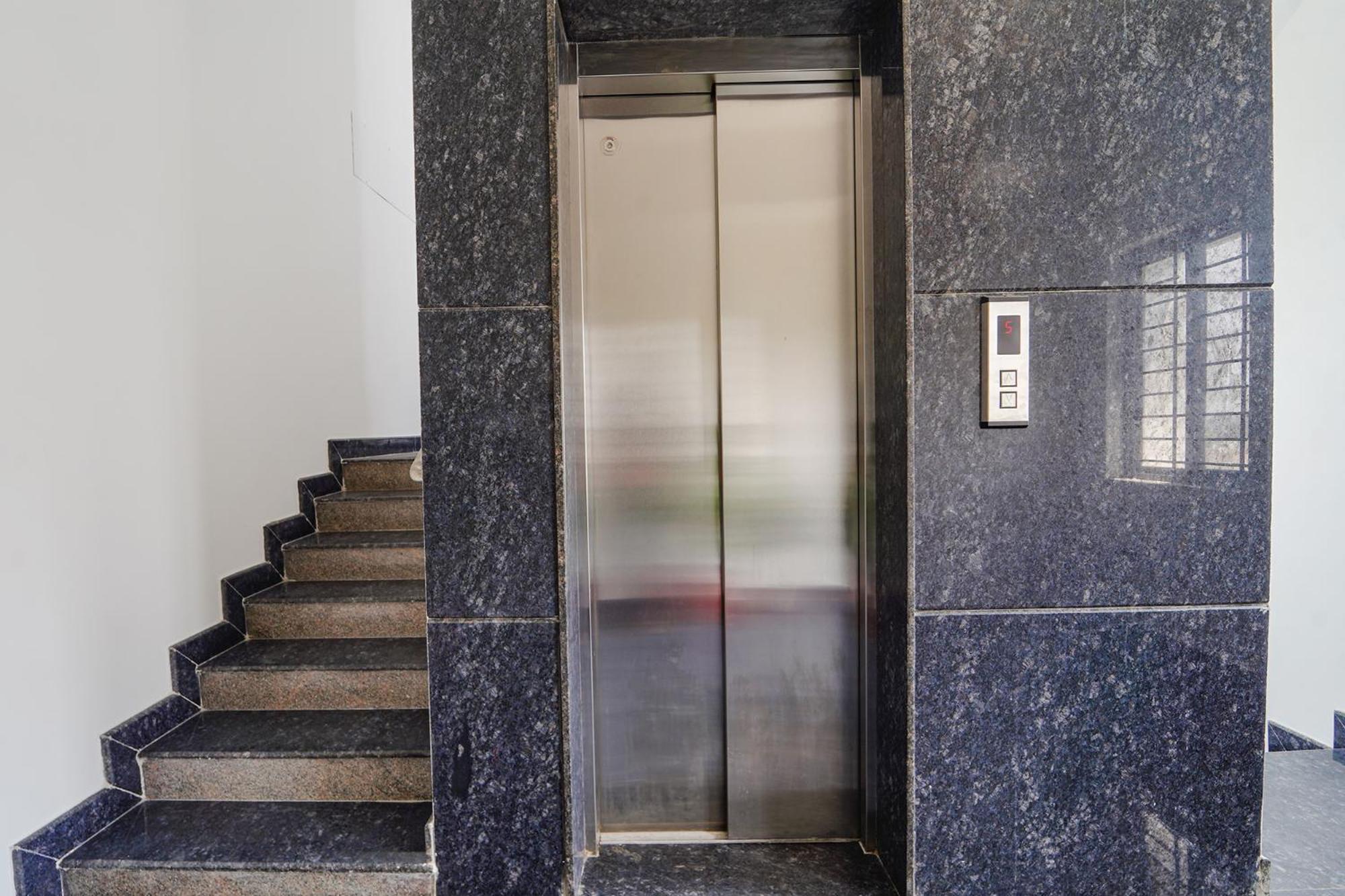 Fabhotel Metro Suites - Nr Esi Hospital Bangalore Eksteriør bilde