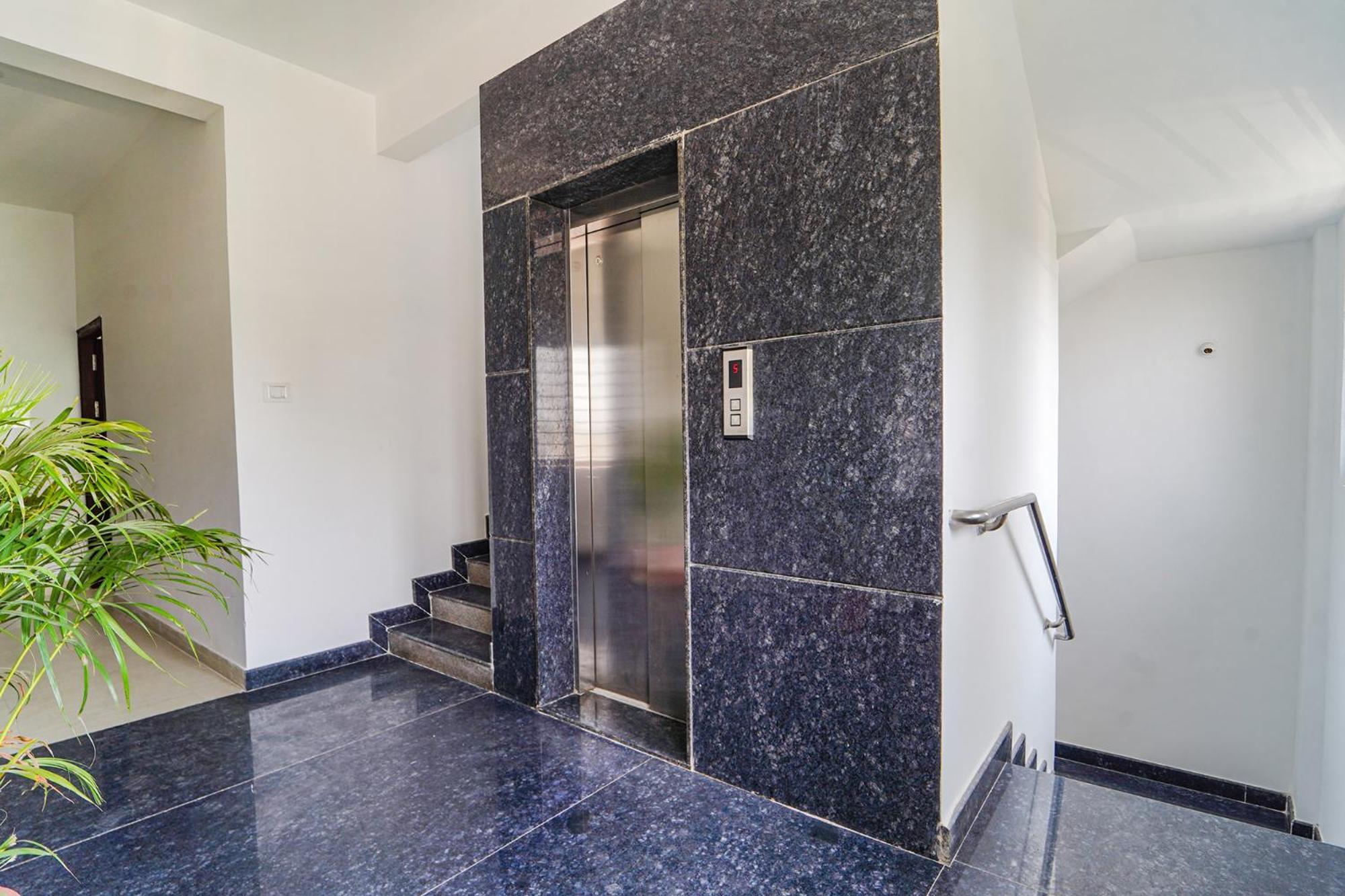 Fabhotel Metro Suites - Nr Esi Hospital Bangalore Eksteriør bilde